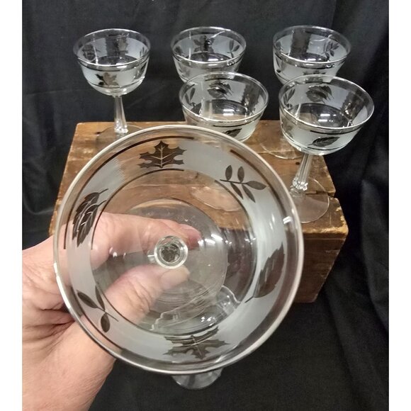 Set of 7 Vintage Libbey 5" Champagne Glasses Silver Foliage Design MCM - Picture 6 of 8